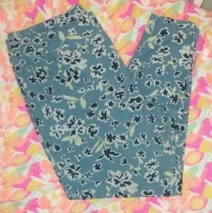 Women's Plus size leggings with flower design